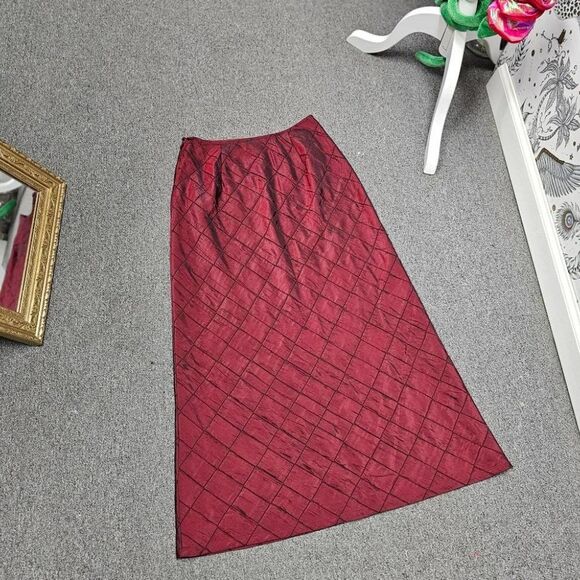 90's maxi skirt Gothy Vampy Victorian Size 6 Black and Red Quilted A-line - Picture 8 of 8